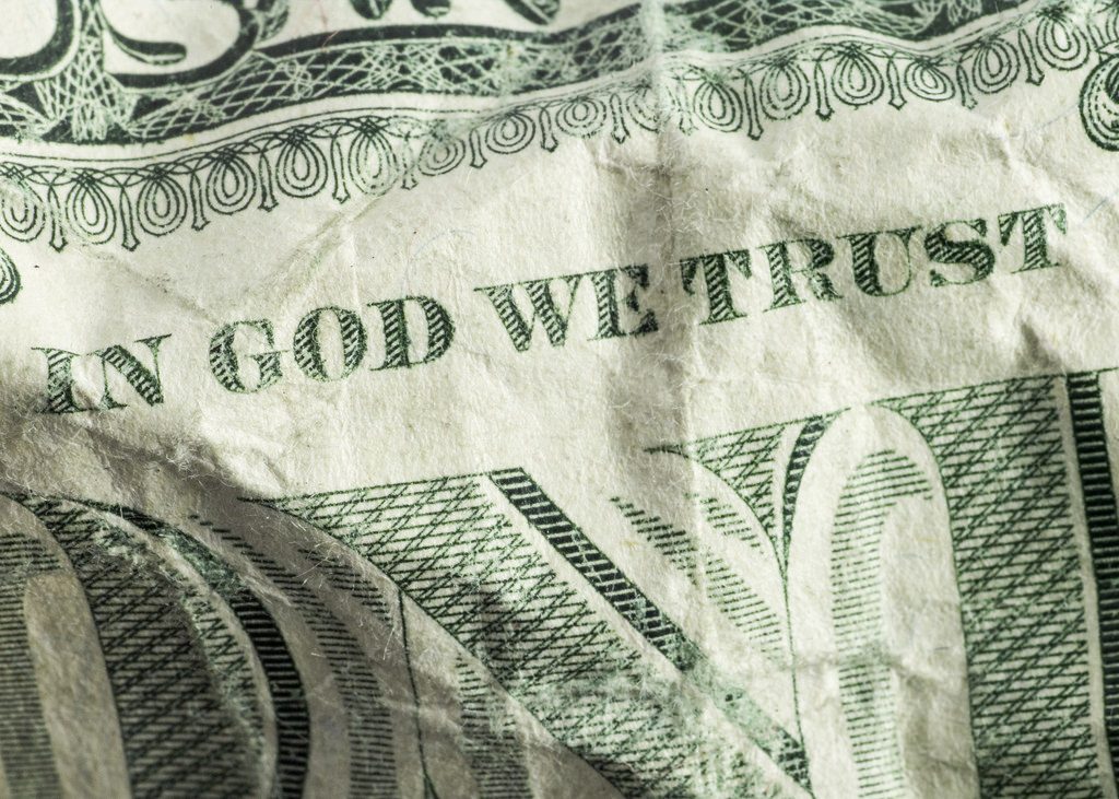 Слоган сша. Купюра США “in God we Trust”. In God we Trust доллар купюра. Надпись на долларе in God we Trust. In Gods we Trust.