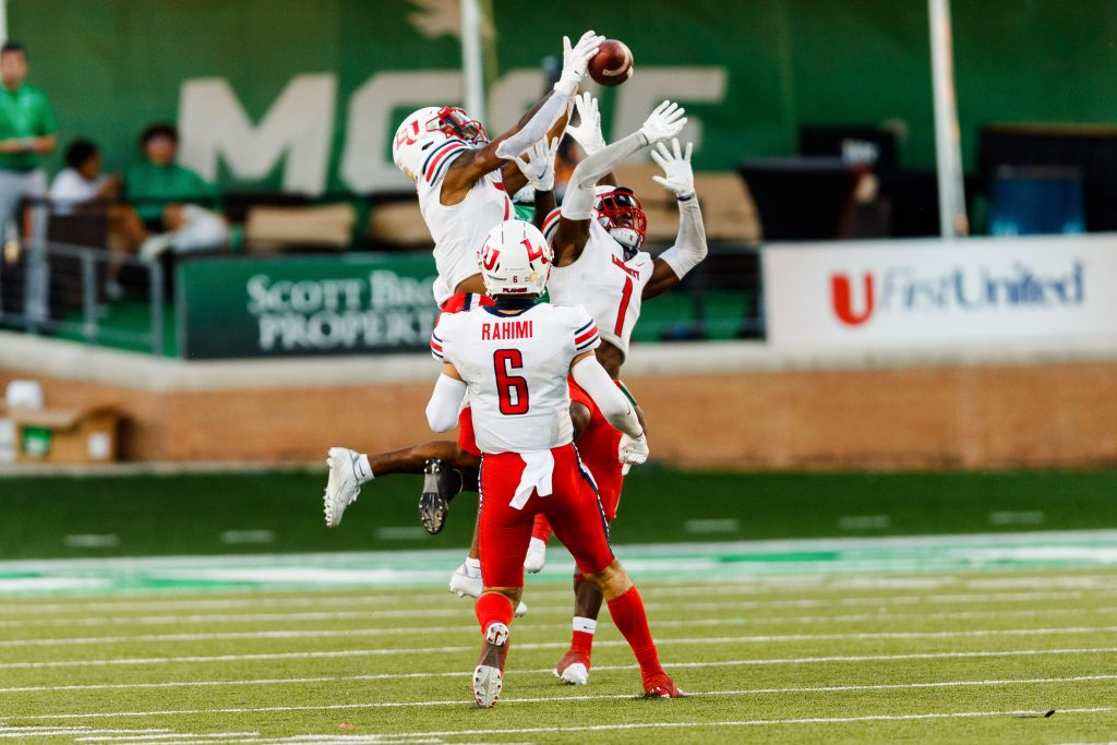 Liberty Football Rallies From 12-Point Deficit To Overcome UNT 35-26 – The  Liberty Champion